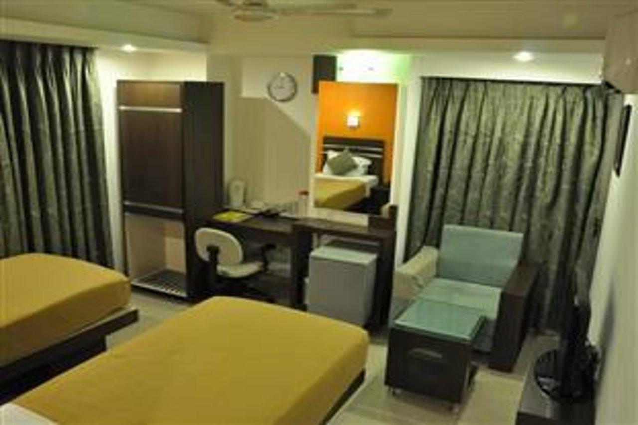 Best Western Yuvraj Surat Exterior photo