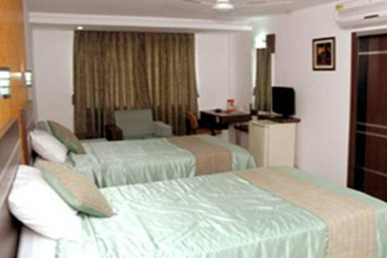 Best Western Yuvraj Surat Exterior photo