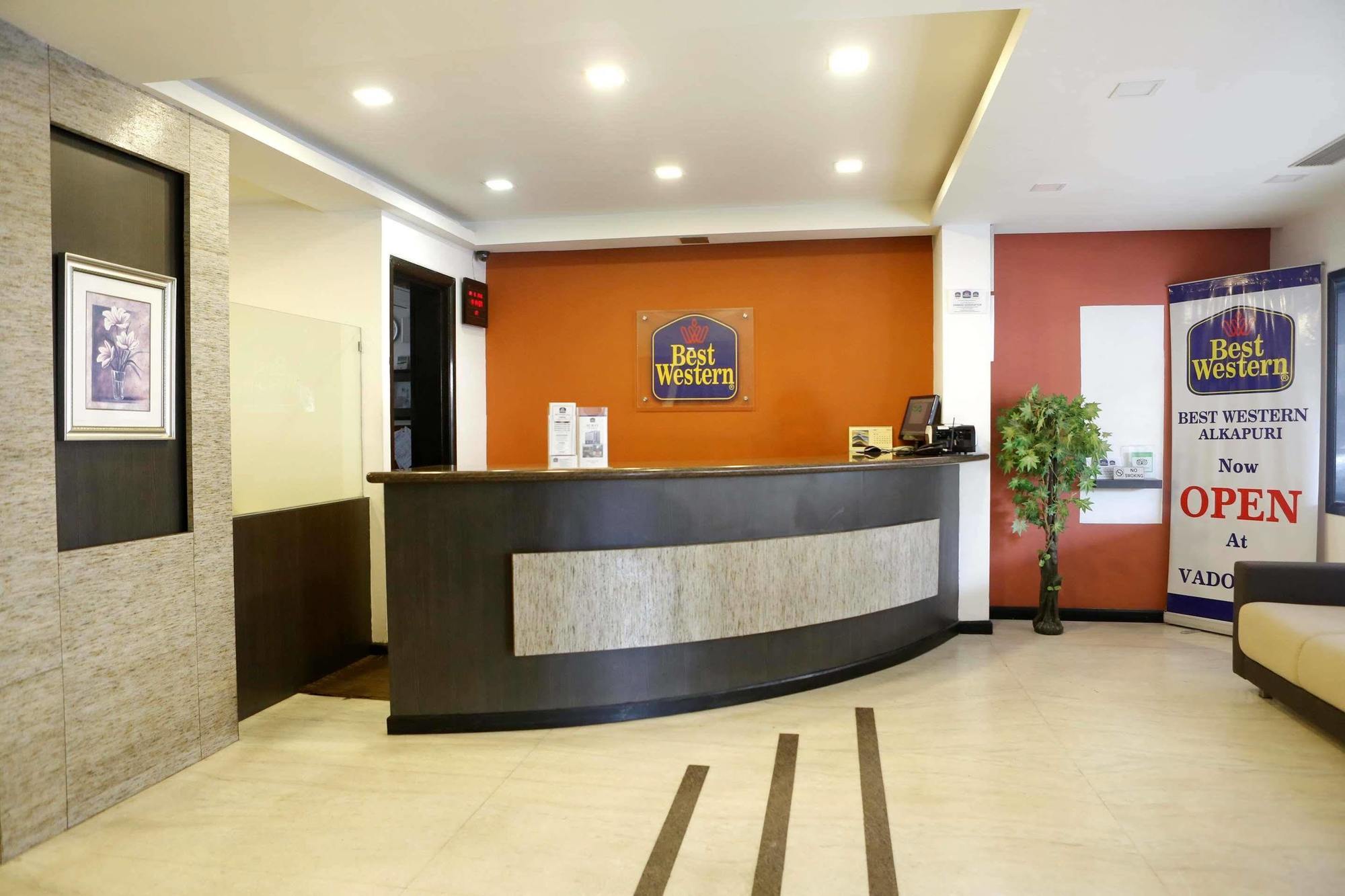 Best Western Yuvraj Surat Exterior photo