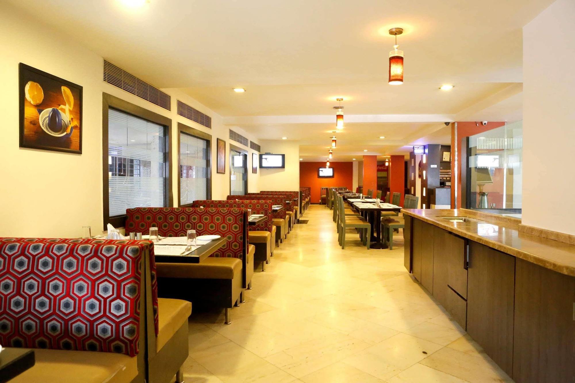 Best Western Yuvraj Surat Exterior photo