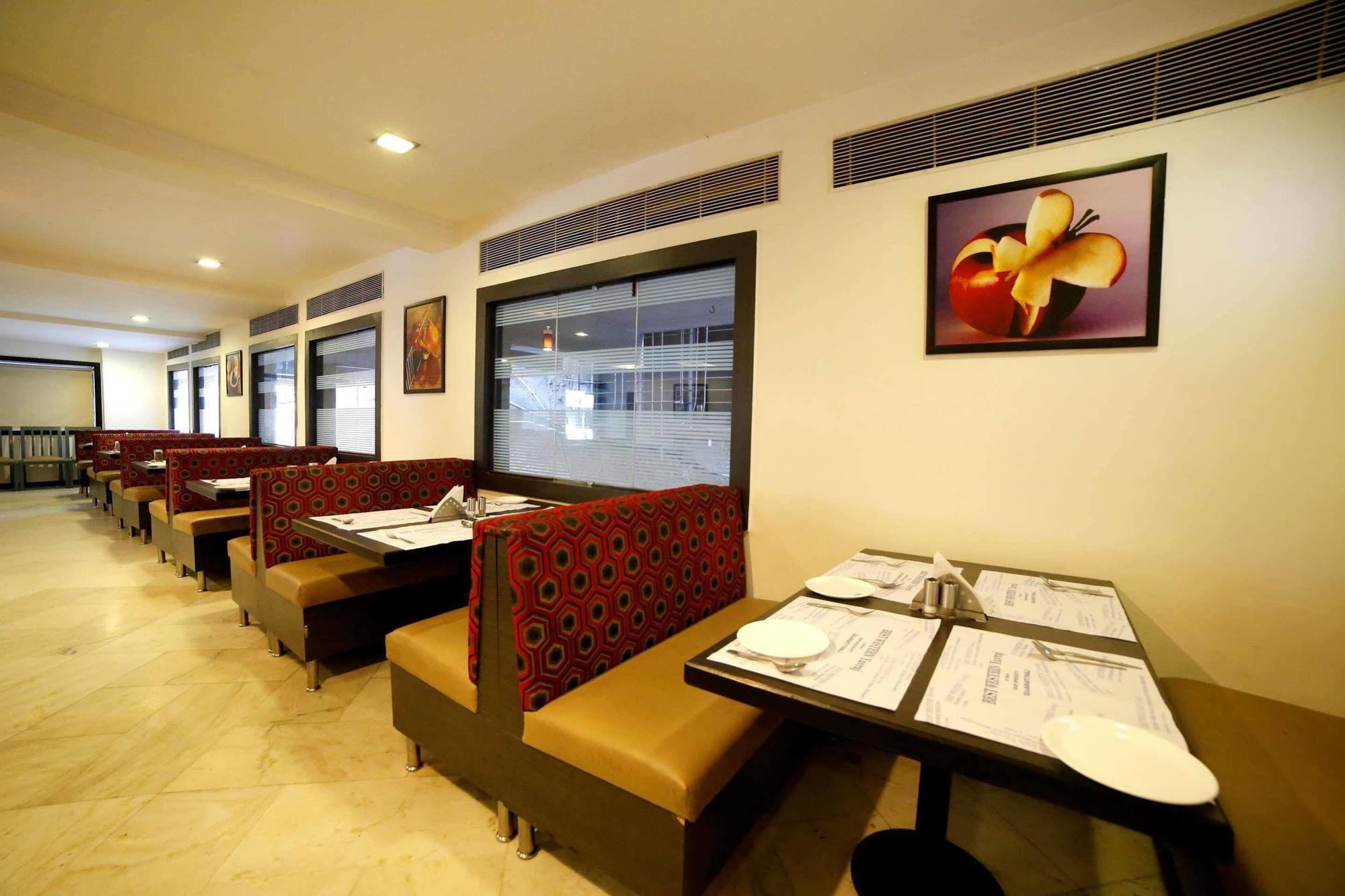 Best Western Yuvraj Surat Exterior photo