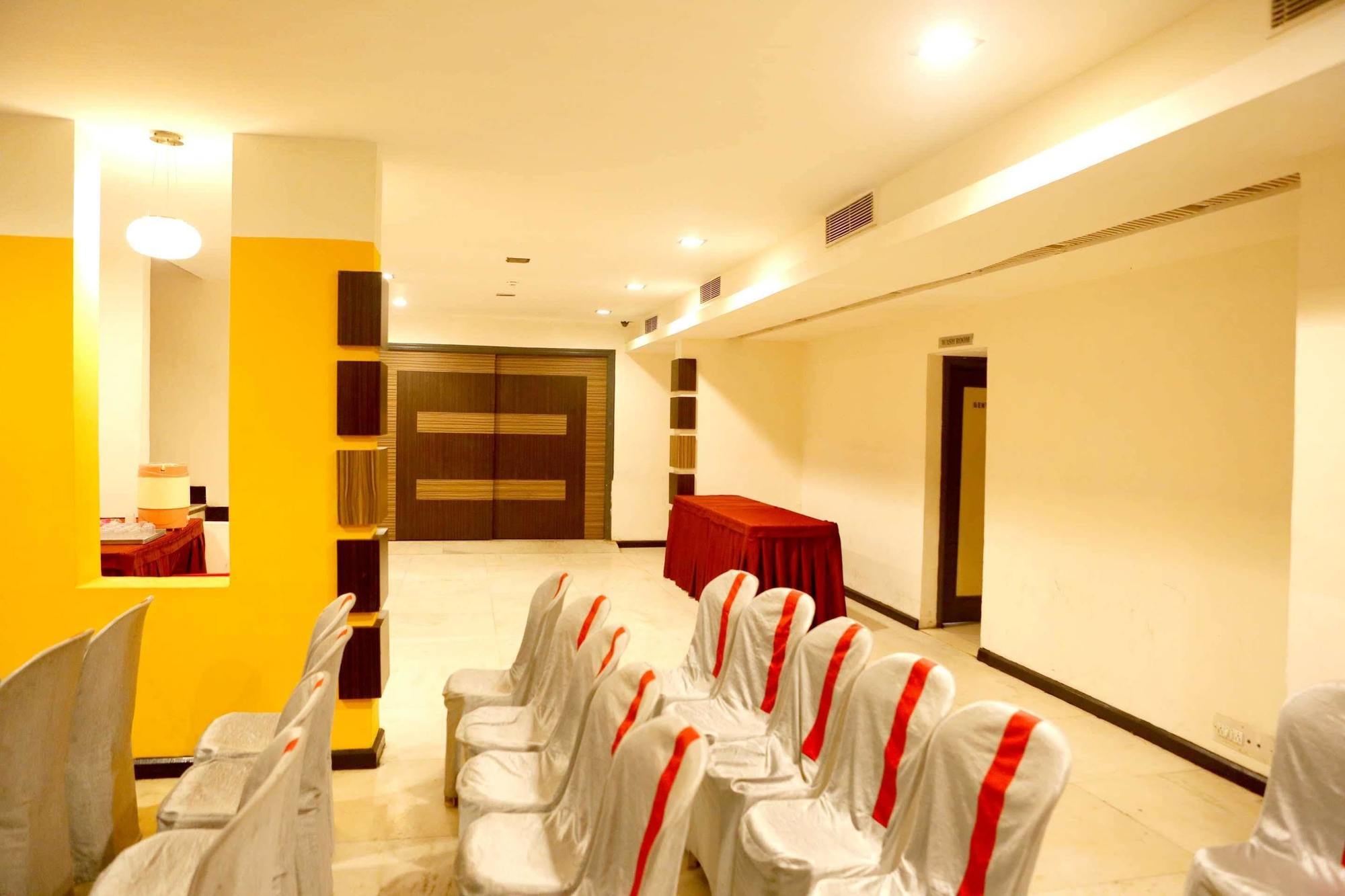 Best Western Yuvraj Surat Exterior photo