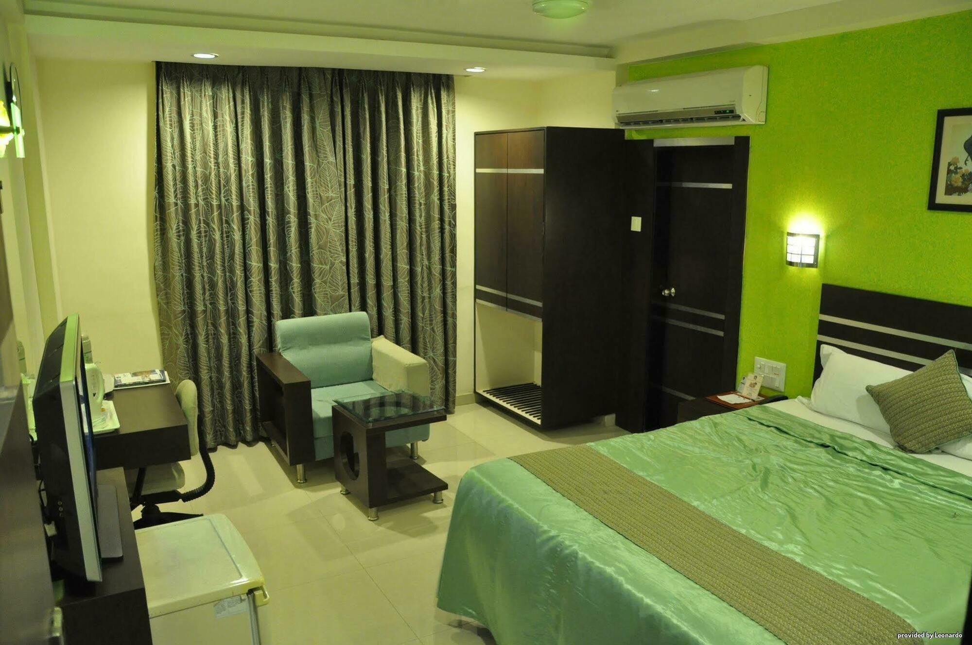Best Western Yuvraj Surat Exterior photo